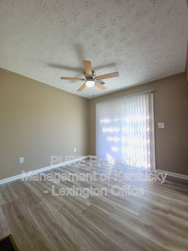 Building Photo - 3493 Sutherland Dr