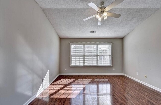 Building Photo - 300 Treyford Ct
