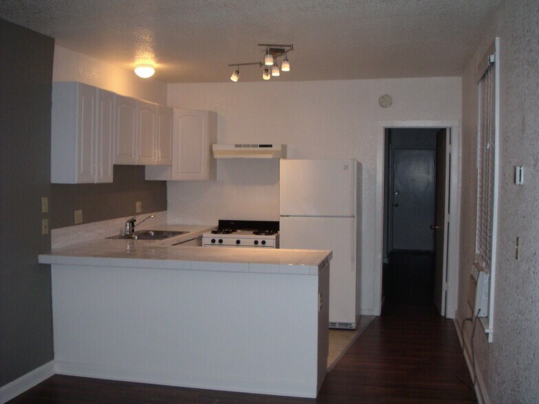 Primary Photo - 1418 E St