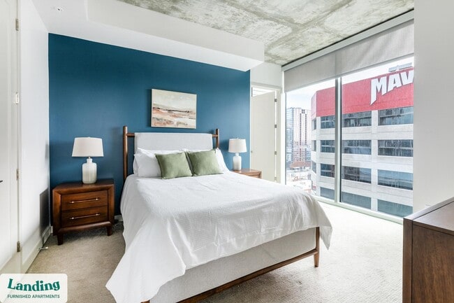 Building Photo - 151 S State St