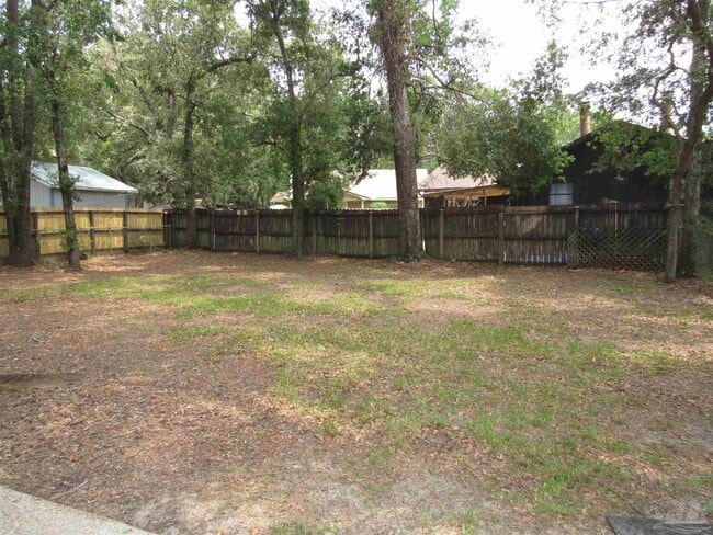 Building Photo - 7804 Oak Forest Dr
