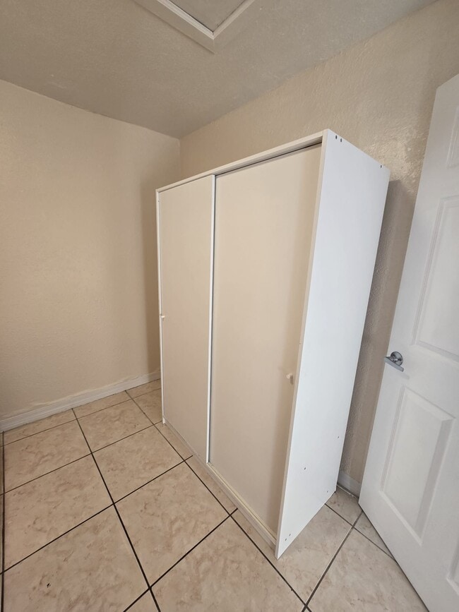 Building Photo - 28021 SW 142nd Ct