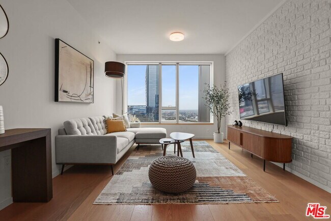 Building Photo - 889 Francisco St