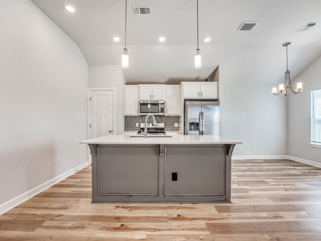 Building Photo - 608 Blue Fish Ct