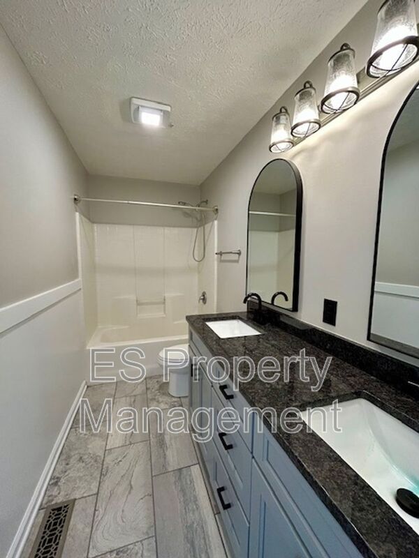 Building Photo - 18258 Benton Oak Dr