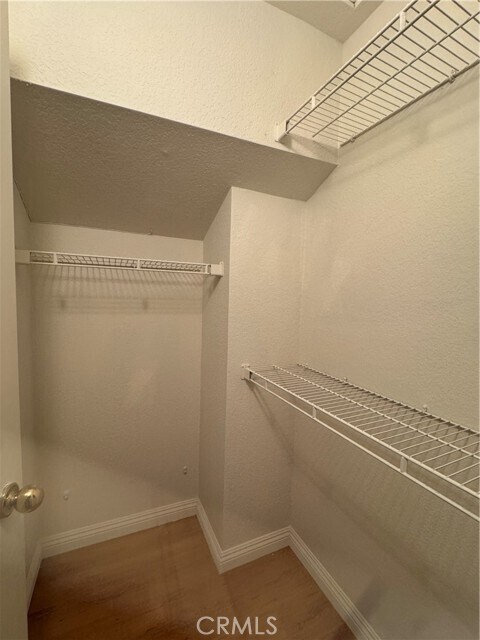 Building Photo - 27 Alcoba