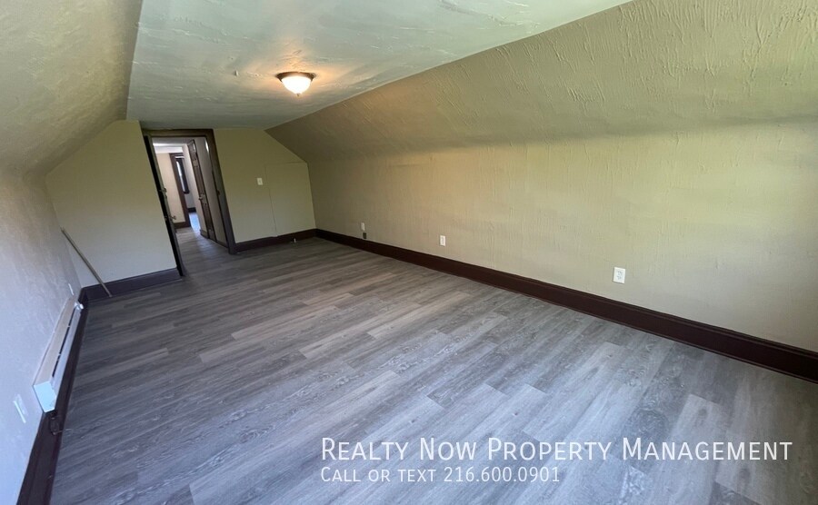 Building Photo - 1637 Coventry Rd