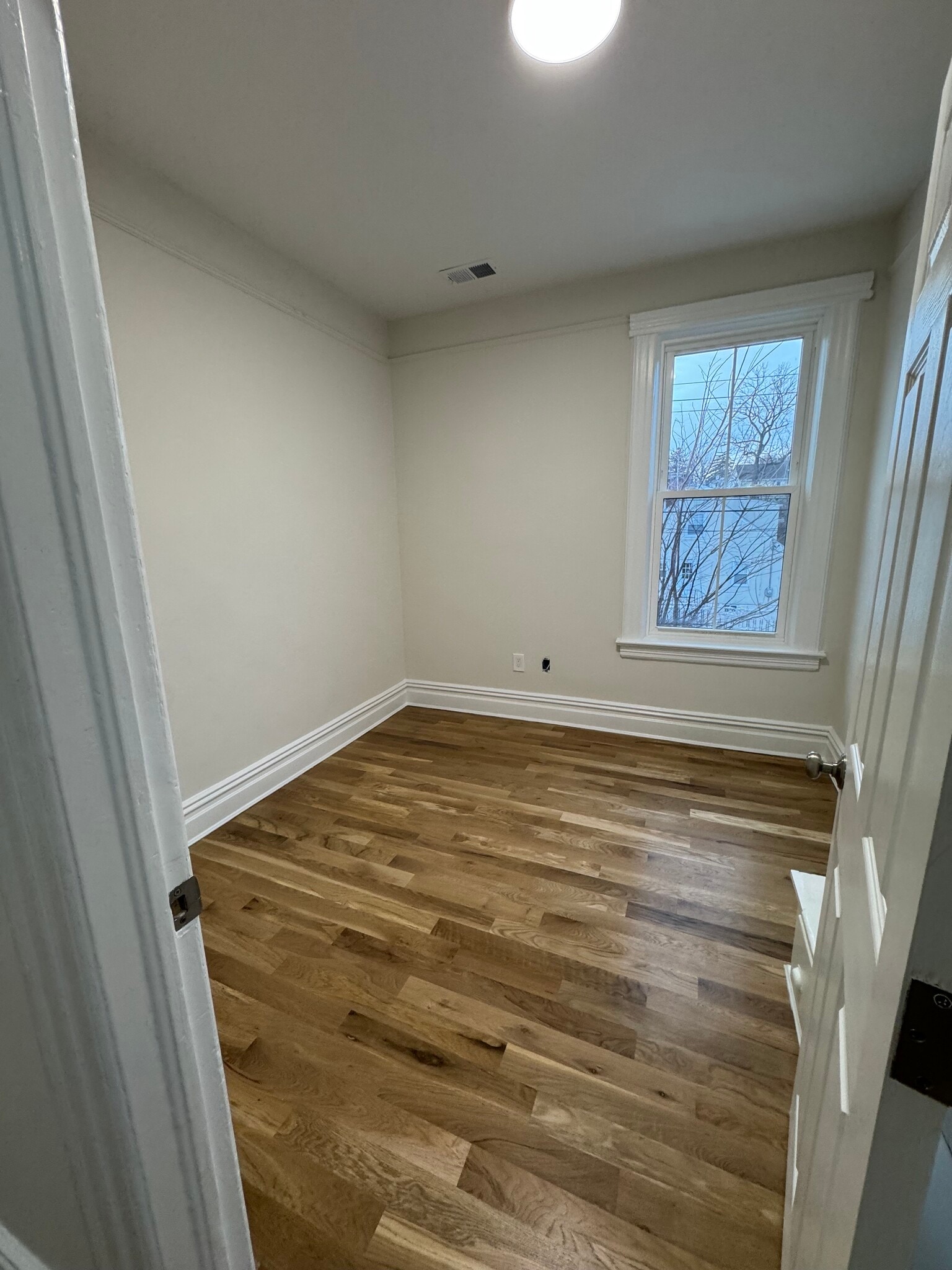 Building Photo - 87 6th St