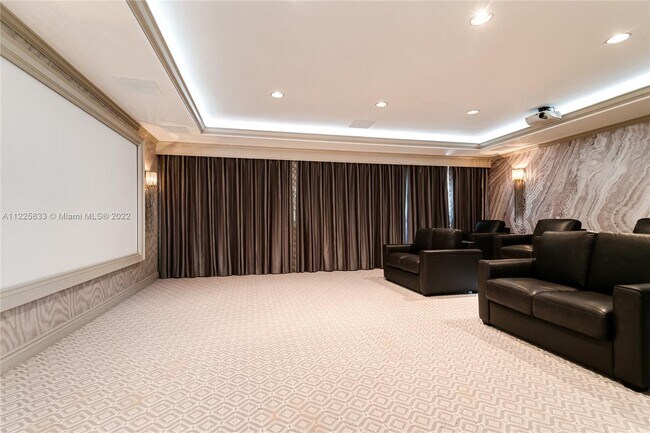 Building Photo - 709 Idlewyld Dr