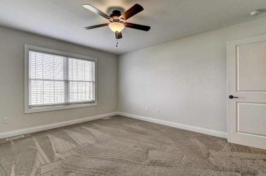 Building Photo - 1811 Spartan Dr