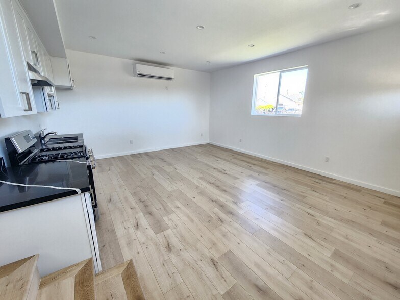 Building Photo - 8221 Alcove Ave