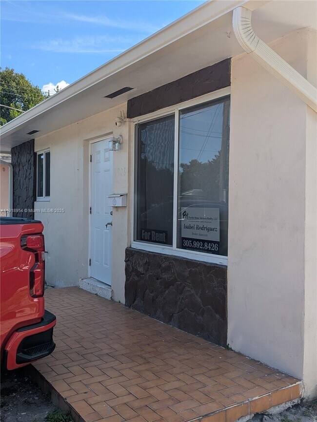 Primary Photo - 1908 NW 17th St