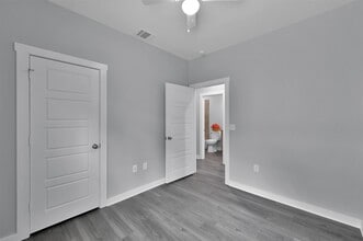 Building Photo - 16646 Meadowcroft St