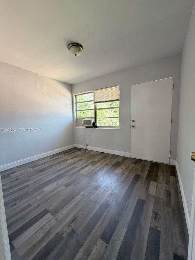 Building Photo - 1761 Ali Baba Ave