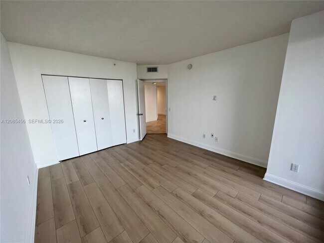 Building Photo - 21055 Yacht Club Dr