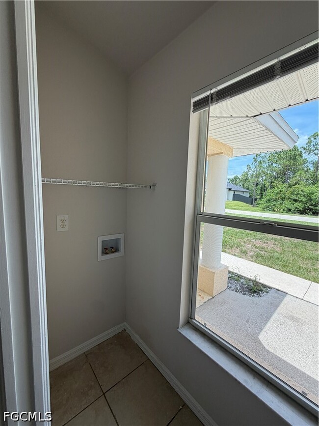 Building Photo - 5315 Belrose St