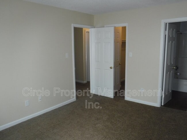 Building Photo - 126 Claybill Dr