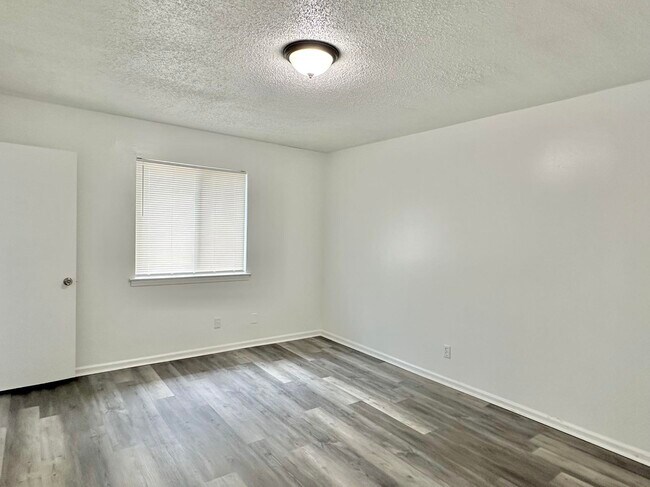 Building Photo - 4209 Camelot Ave
