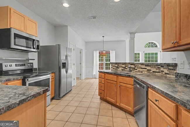 Building Photo - 255 Squire Ln
