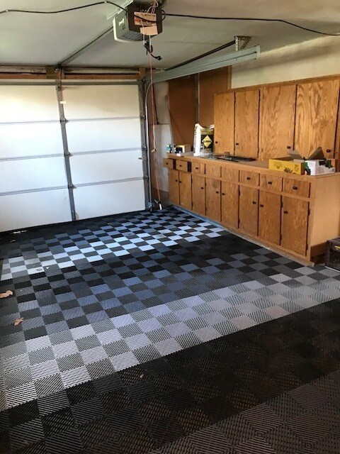 Building Photo - COMING SOON! Maryville 37801 - 3 bedroom, ...