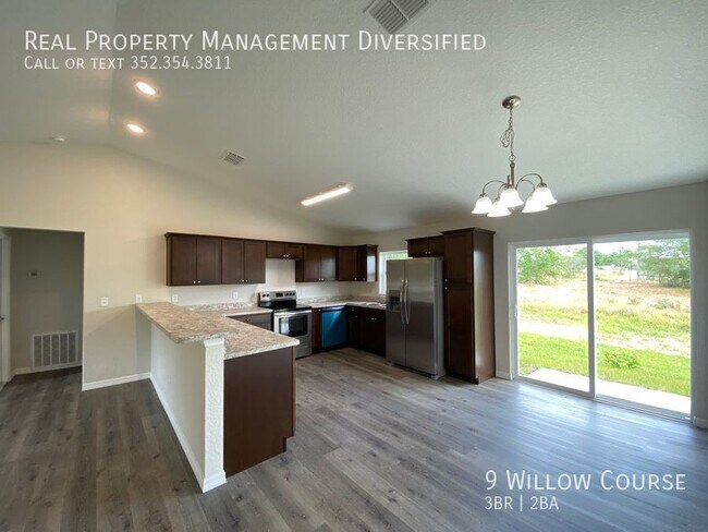Building Photo - 9 Willow Course