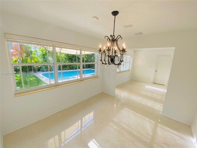 Building Photo - 8959 Dickens Ave