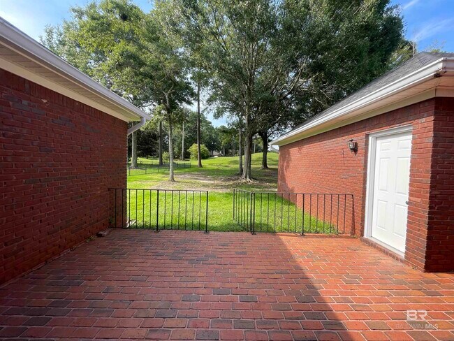 Building Photo - 30442 Middle Creek Cir
