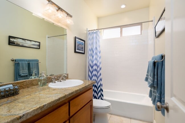 Building Photo - Luxury 2 Bedroom 2 Bath Townhouse w/ gourmet Kitchen in Mission Hills