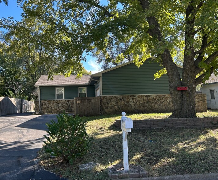 Primary Photo - 322 Ranger Ave