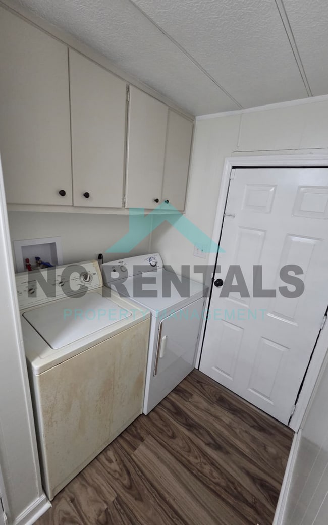 Building Photo - 7100 Tipton Dr