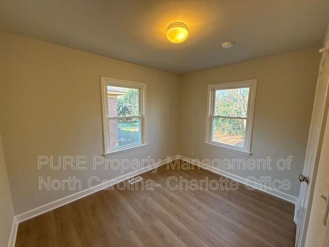 Building Photo - 1708 Newland Rd