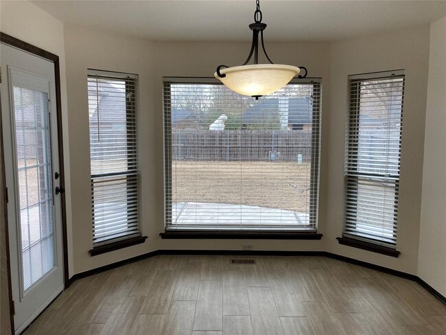 Building Photo - 405 Rhoades Ct