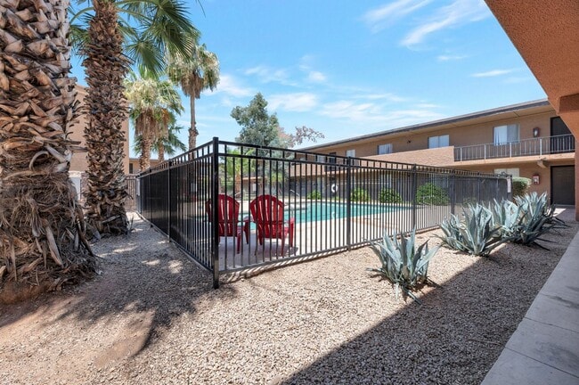 Building Photo - 2-bedroom, 2-bathroom in Prime location!