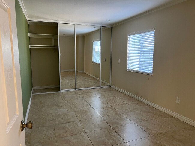 Building Photo - 18501 Vidora Dr