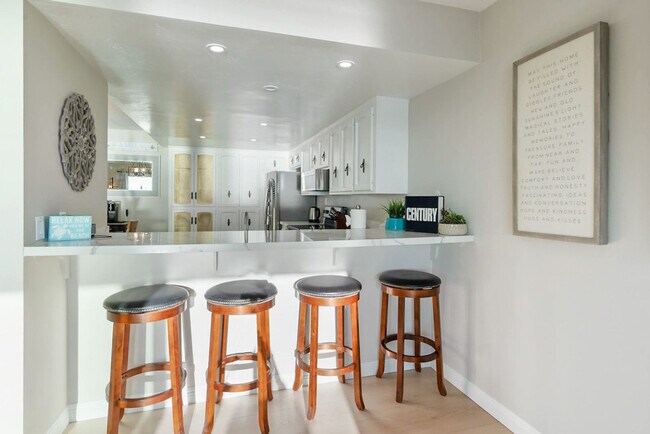 Building Photo - 3460 Carlsbad Blvd