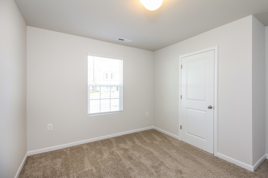 Building Photo - 2929 Ember Brook Ct