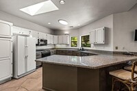 Building Photo - 6578 Oak Leaf Ct