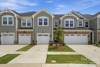 Building Photo - 14862 Tamarack Drive