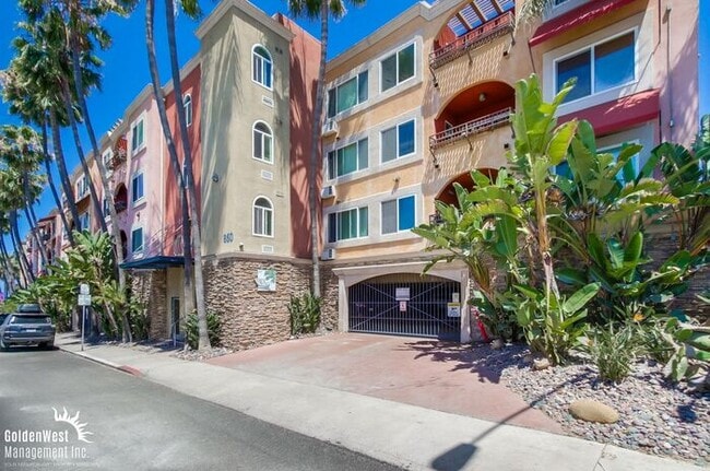 Building Photo - Charming 1Bdm 1Ba Coastal Condo in Pacific Beach!