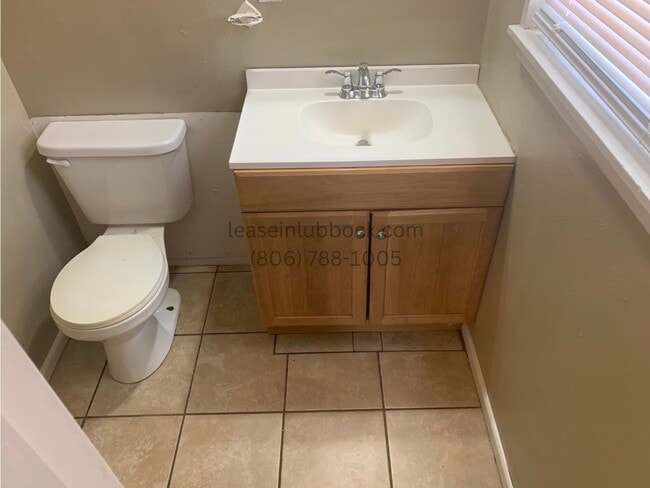 Building Photo - 3 bed, 1.5 bath home
