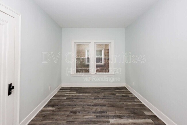 Building Photo - 3300 E 149th St