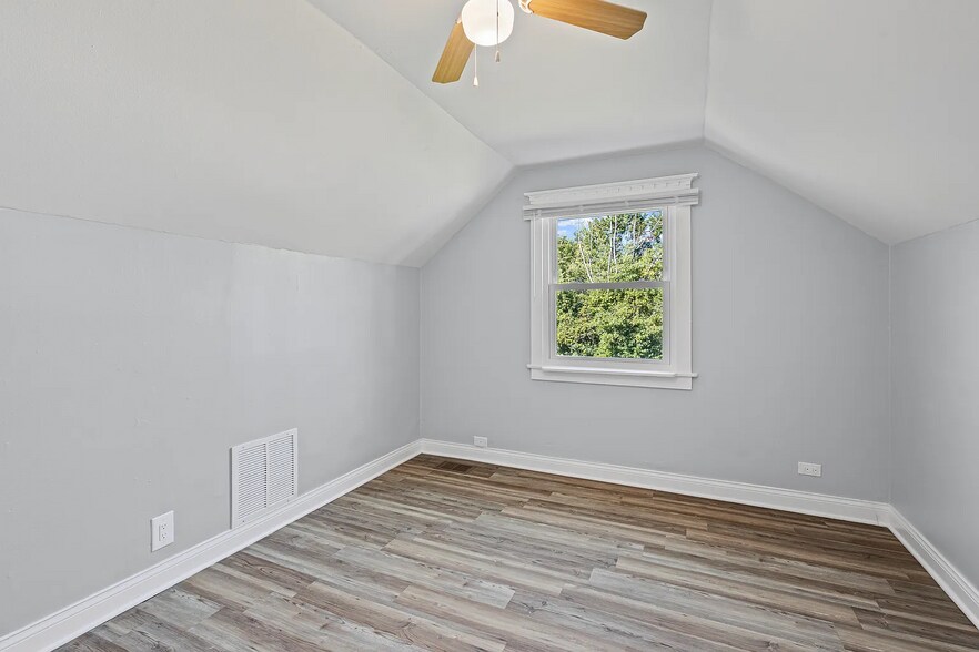 Building Photo - 243 Arcadia St