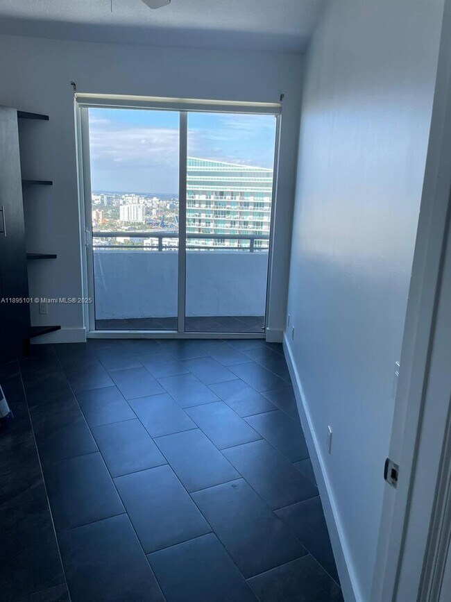 Building Photo - 60 SW 13th St