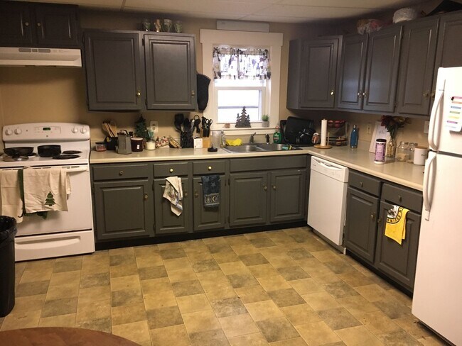 Building Photo - 11-13 Lafayette Street