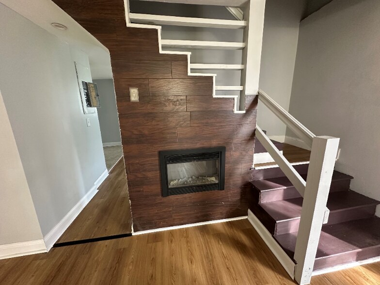 Building Photo - 1717 Mc Quade St