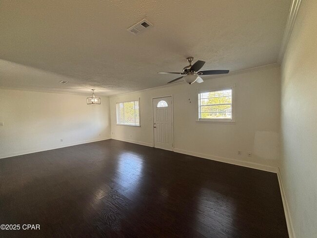 Building Photo - 2338 E 17th St