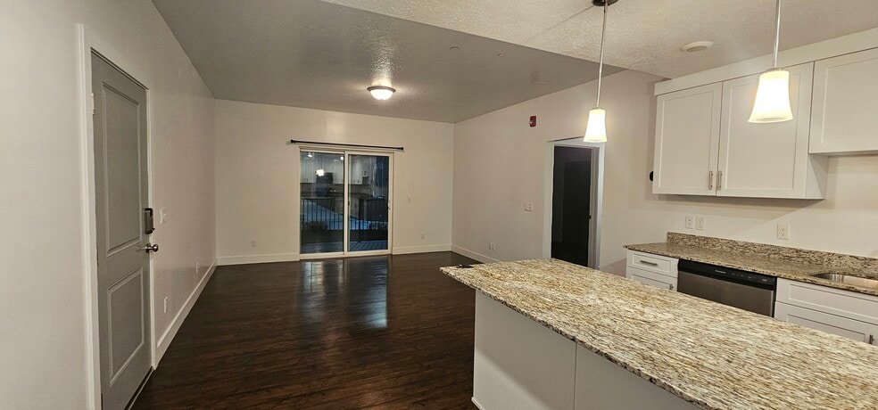 Building Photo - 875 S Depot St