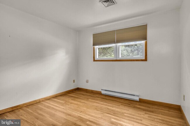 Building Photo - 101 Kim Acres Dr