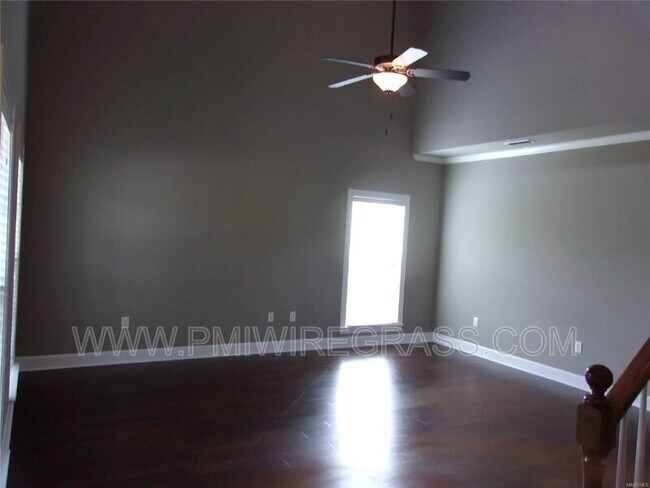 Building Photo - 102 Dawson Ln