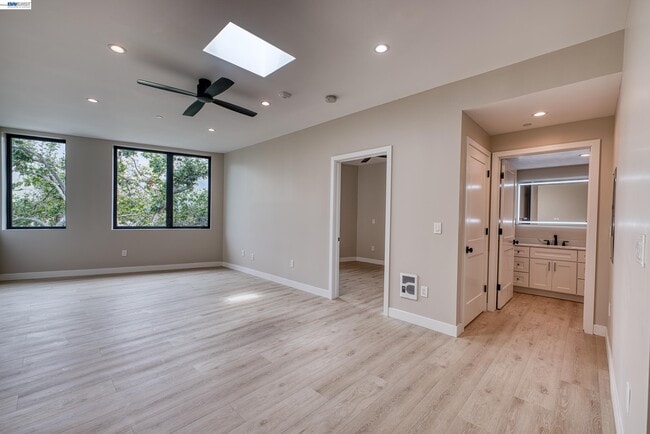 Building Photo - 4202 Telegraph Ave